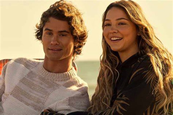 Chase Stokes | John B, Outer Banks, Madelyn Cline, Girlfriend, Parents, Stranger Things, Birthday, Career, Wiki, Bio, Education, John Booker Routledge, Netflix, Wikipedia, Relationship, Instagram