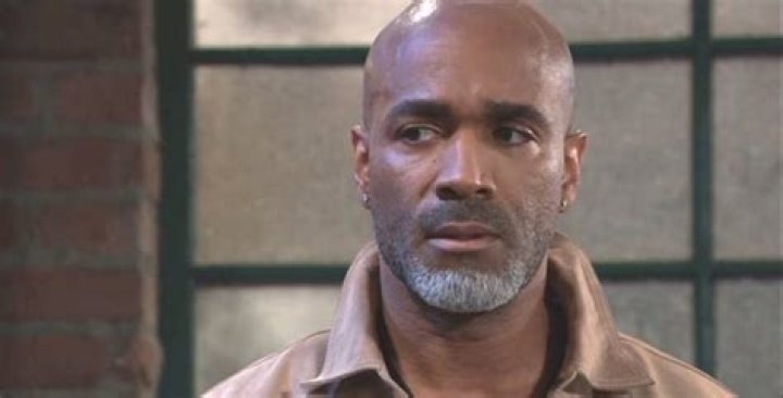 Curtis Can’t Stand Seeing Jordan Move On — Portia Notices!