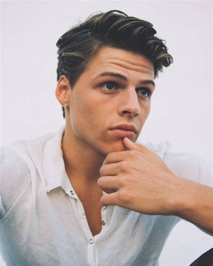 Getting to Know 19-Year-Old Model and Social Media Star Sam Dezz (Watch) – Celeb Secrets