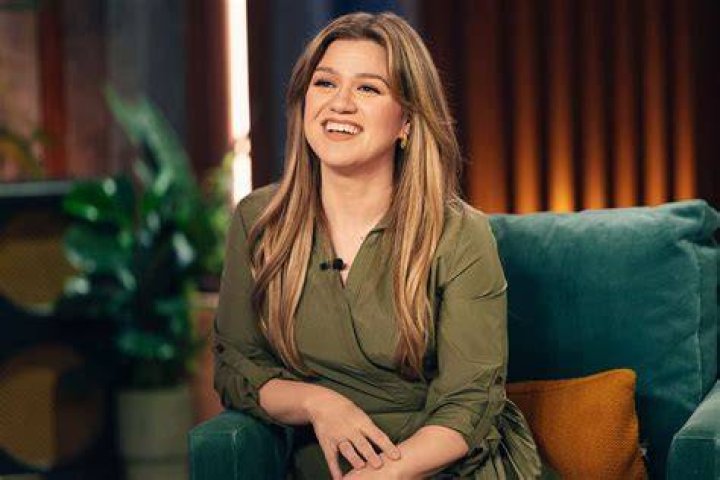 Is Kelly Clarkson a Soprano?