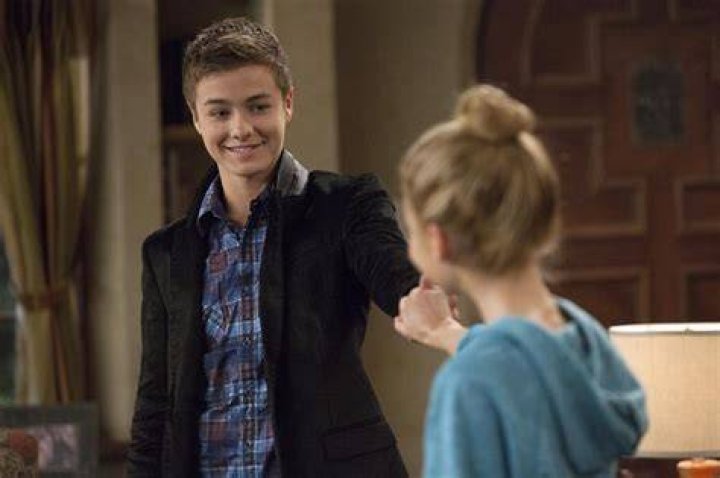 PEYTON MEYER, G. HANNELIUS – Celeb Secrets